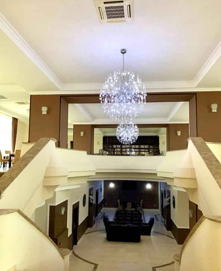 Albert Hotel Ploieşti Exterior foto