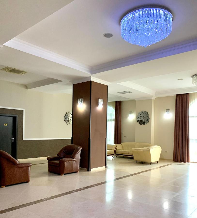 Albert Hotel Ploieşti Exterior foto