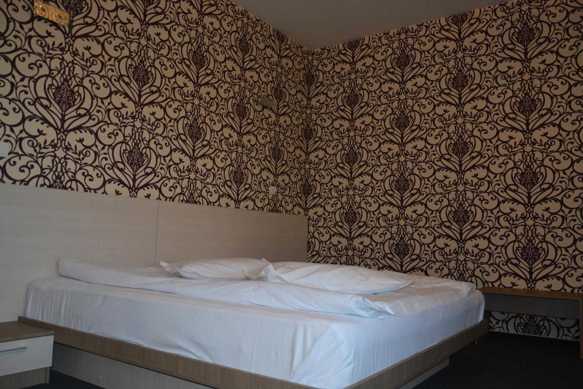 Albert Hotel Ploieşti Quarto foto